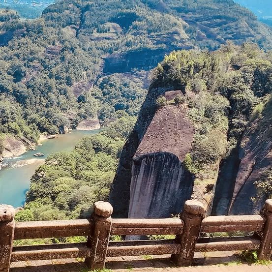 🌿 Let’s Go to Wuyishan (武夷山) – China’s Misty Tea Paradise & Adventure Playground! 🚣♂️