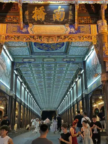 Nanqiao Bridge, A Charming Spot by the Water