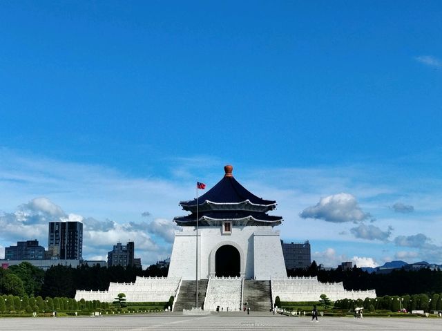 Chiang Kai-Shek Memorial Hall – Taipei’s Iconic Landmark 🏯✨
