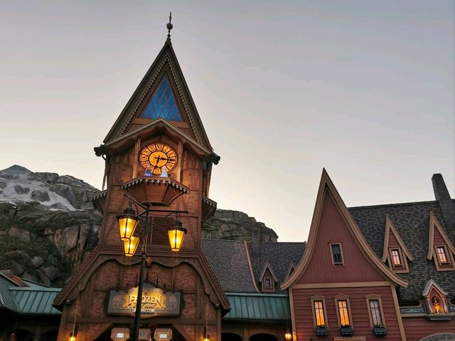 💙❄️ World of Frozen, Hong Kong Disneyland 🏔️