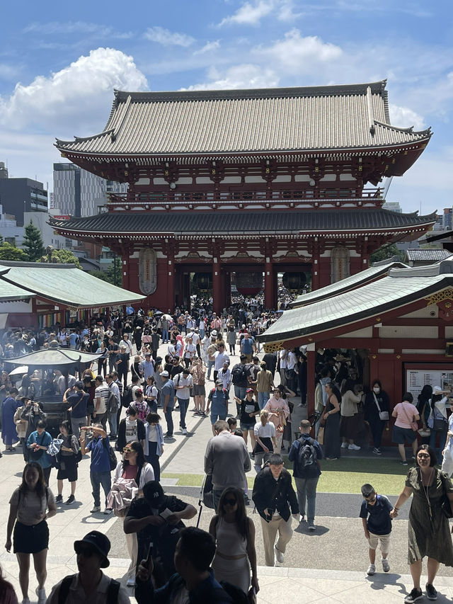 ไปไหว้พระที่วัด Sensoji Asakusa กันค่ะ 🙏🏻🇯🇵
