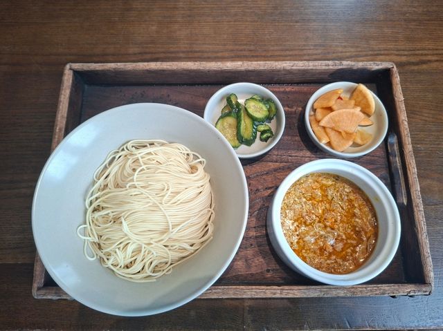 ✨上海李百蟹高質必食推介🤩邊吃蟹黃面醉蟹小籠包邊看陸家嘴美景💯