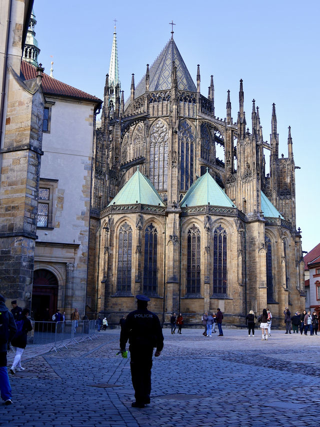 ‘Czech-ing’ Prague castle from my bucketlist 🏰🇨🇿 ‘Czech-ing’ Prague castle from my bucketlist 🏰🇨🇿