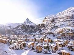 Snowy Village Magic✨