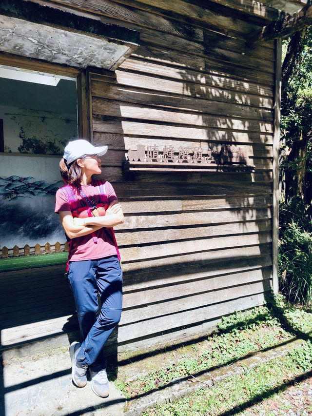 薄霧中的藍寶石——翠峰湖與望洋山漫步記