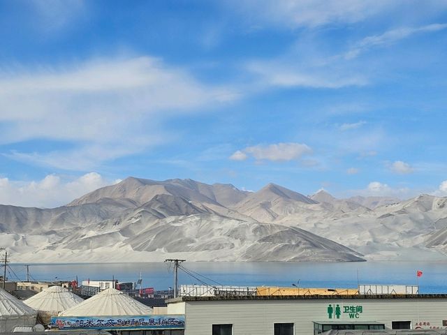 在阿克陶與白沙湖相遇,高原中藍寶石 在阿克陶與白沙湖相遇,高原中藍寶石