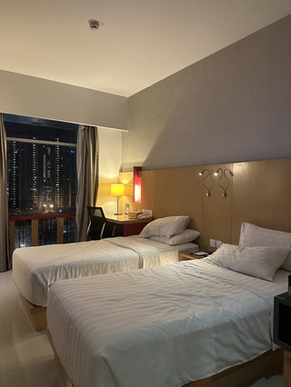 Staycation Nyaman dengan Fasilitas Lengkap di Pusat Kota Med