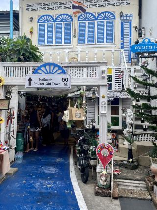 Exploring Phuket-old town 