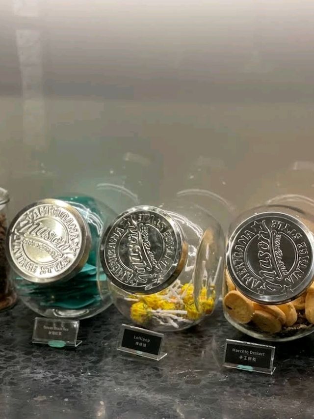 😍樓下就是夜市的新酒店😍吃到飽飽
