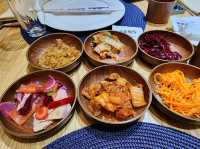 여행중이라면 빠질 수 없는 국뽕!! 한식당.. "TENS"