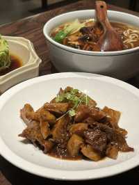 Hangzhou | Tasty vegetarian restaurant near Lei Feng Tower