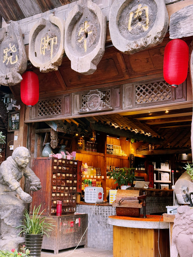 A Day of History and Wonders: Shuju Ancient Town & Leshan Giant Buddha