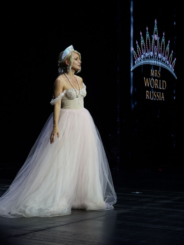 Miss WORLD RUSSIA! Oh Russian beauties!