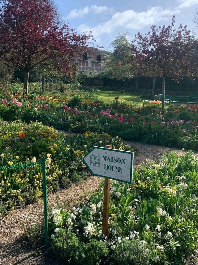 🎨 Giverny Garden: Monet’s Masterpiece in Bloom 🌸