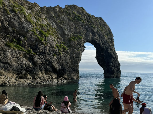 Nature’s Masterpiece: Durdle Door Nature’s Masterpiece: Durdle Door