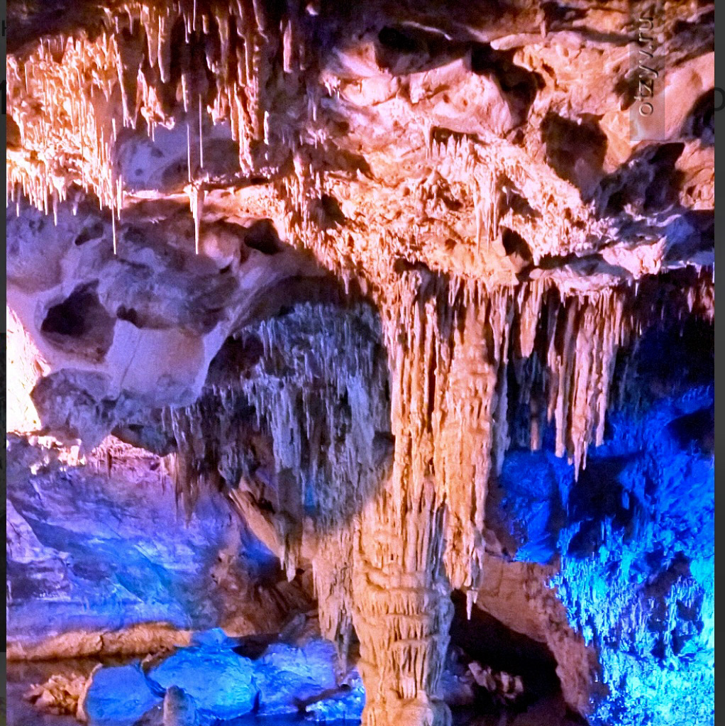 이탈리아 사르데냐에서 가장 아름다운 동굴 중 하나 — 넵투누스 동굴(Grotta di Nettuno).