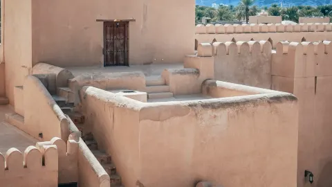 The most beautiful castle in Oman, enter the real version of Monument Valley — traveler post in Nizwa