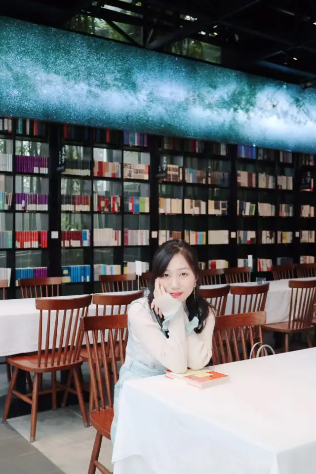 A must-visit trendy bookstore in Chongqing: Nan Zhi Shan Bookstore—Little Forest