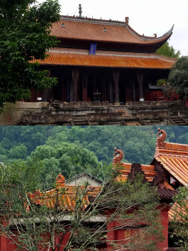Zhonglong Mountain in Zizhong, Sichuan, is a famous tourist destination with a long history