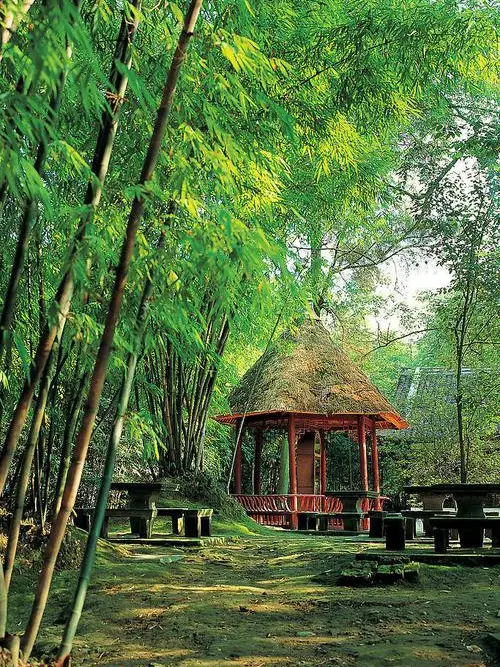 成都の杜甫草堂博物館に行って、詩人の田園風景を感じてみましょう