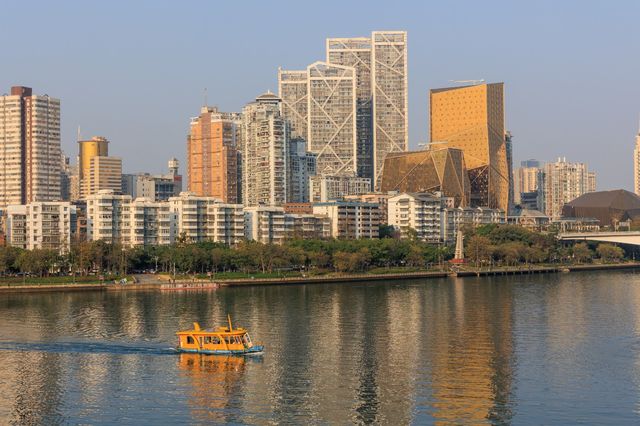 柳州絕對是性價比高的旅遊城市！可愛的公交船每天都很忙碌