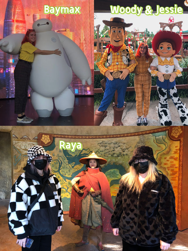 Character Guide at Shanghai Disneyland 🐰🇨🇳
