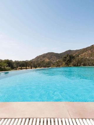 🌟 Kumbhalgarh Stay Bliss: Top Hotel Pick! 🏰✨