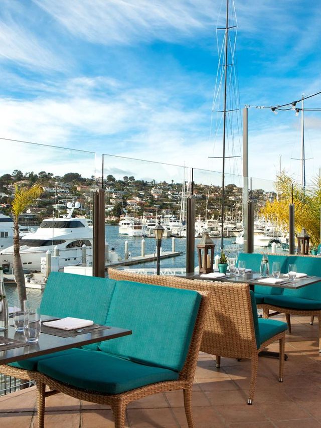 🌴 San Diego's Kona Kai Splendor: Top Hotel Picks! 🛎️