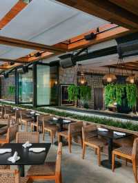 🌟 Charlotte's Chic Sleeps: JW Marriott Magic 🌃