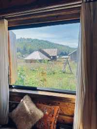 有人話新疆只有夏天好景？呢間民宿嘅秋景真係絕佳。