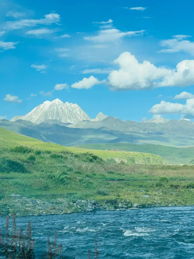 Gunong Village | Enjoy the stunning sky garden.