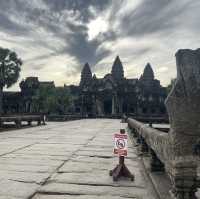 “Sunrise Magic: Exploring the Wonders of Angkor Wat”