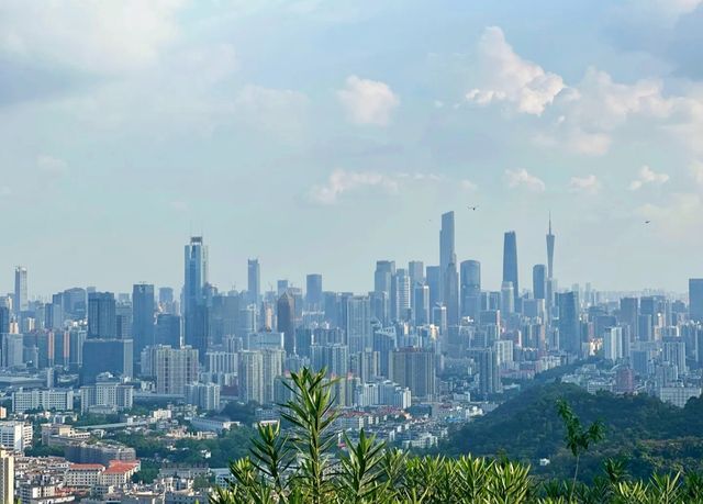 廣州白雲山：城市中的綠洲，登山愛好者的天堂！。