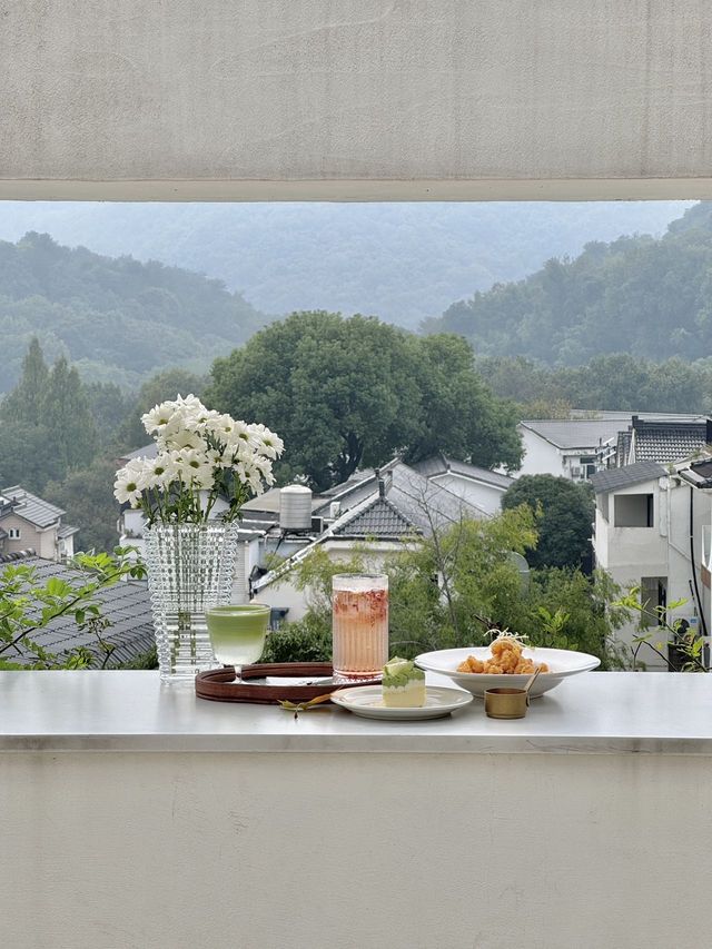 來杭州！一定要住山景民宿喝個下午茶……。