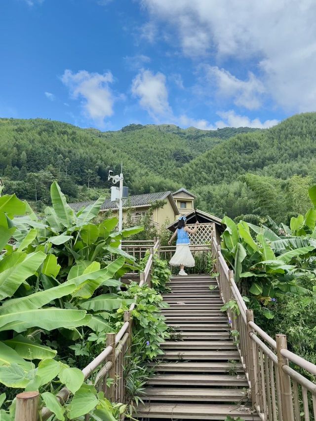 不想上班，假期就來這人少絕美的避世古村！。