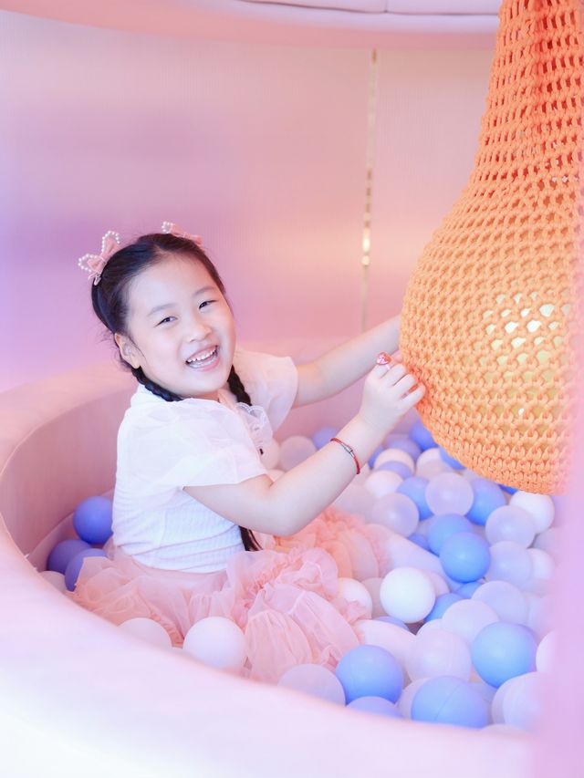 沉浸式親子酒店體驗｜在糖果盒子裡住一天。