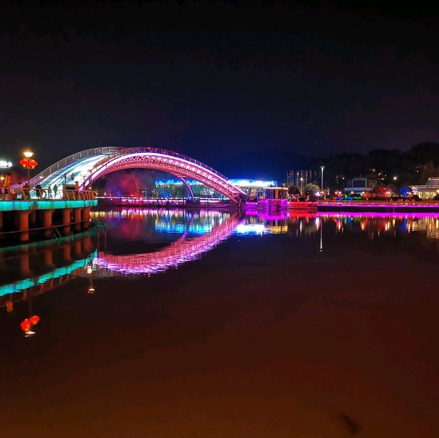 Moon Bay Moments: Capturing the Essence of Huzhou