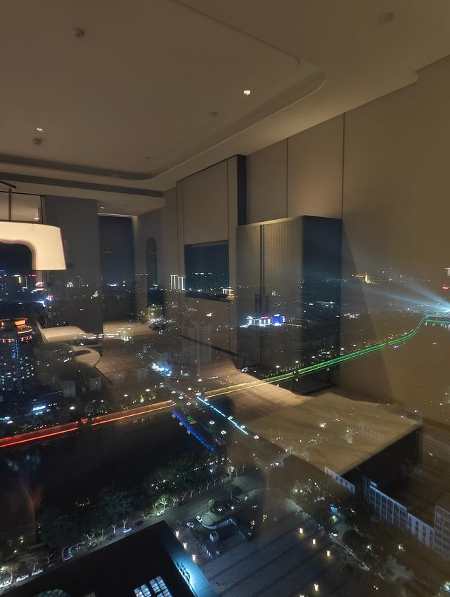 諸暨希爾頓酒店觀賞整個諸暨夜景