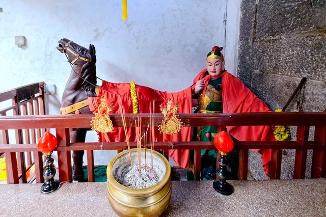 香煙裊裊祈平安，庇護一方人安康