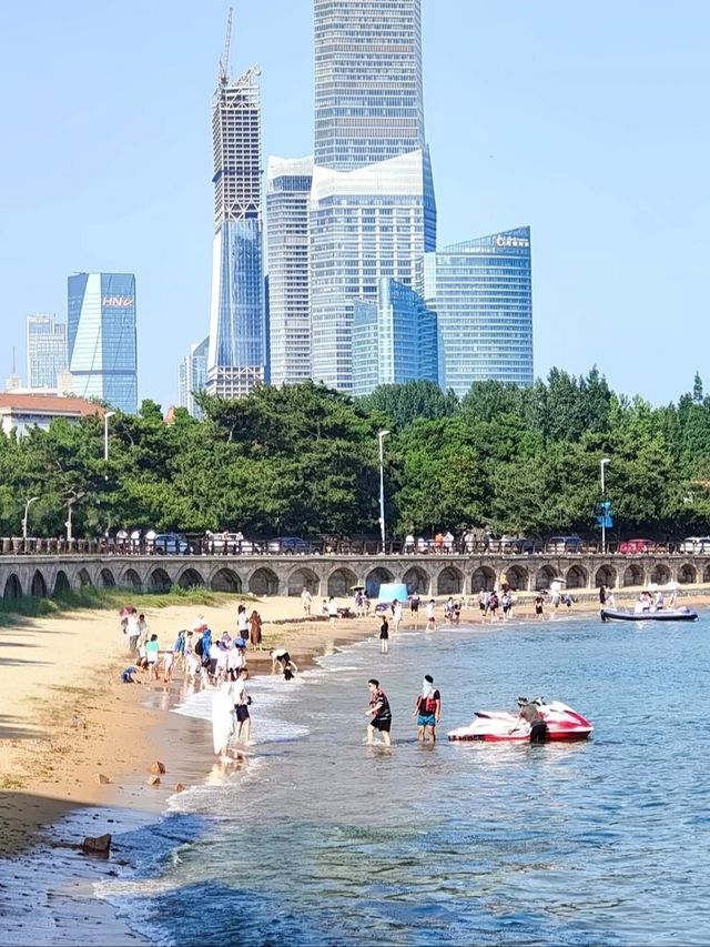 青島天鵝堡酒店，住進山海間的童話城堡