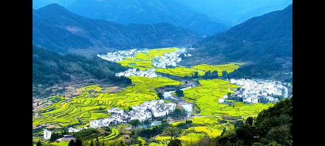邂逅篁嶺，赴一場夢幻的田園之約   踏入篁嶺，彷彿穿越時空，走進了一幅被歲月珍藏的江南畫卷。連綿的山