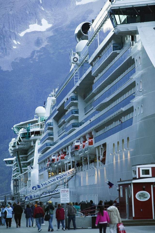 在阿拉斯加郵輪躺著看冰川是什麼體驗？