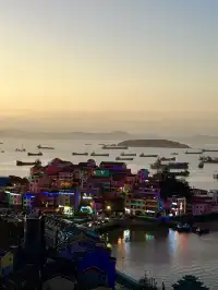 白天濟州島,晚上聖托里尼的神仙小鎮