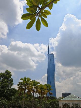 จากวันเมอร์เดกา 118 ในกรุงกัวลาลัมเปอร์ คุณสามารถมองเห็นช่องแคบมะละกาได้อย่างชัดเจน