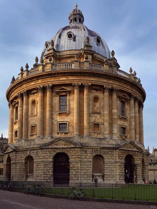 Oxford One-Day Tour Guide: Check in at Harry Potter Filming Locations