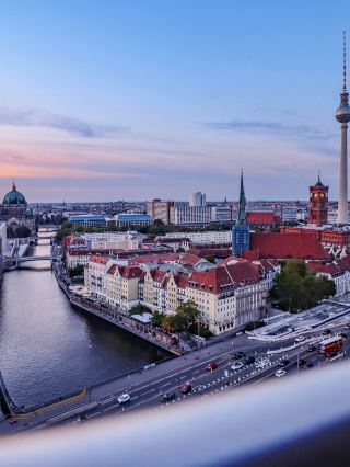 Traveling to multiple European countries in October is amazing, save this now!
