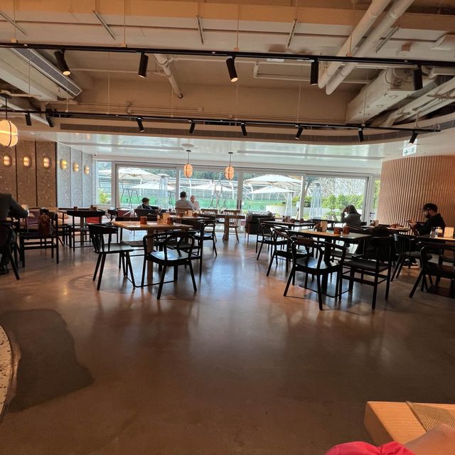 擁有香港仔避風塘海景的雅格酒店