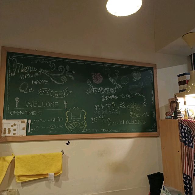 高雄Q比kitchen 焗烤披薩都超級好吃 再訪幾次都不膩