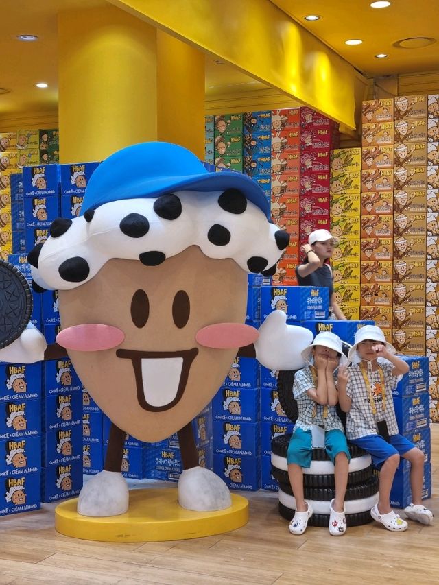 명동의 알록달록한 사진맛집 1순위인 곳
