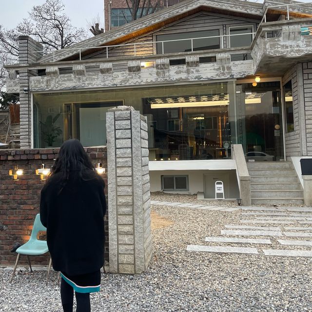 주택개조한 조용한 카페투어